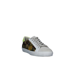 Carica l&#39;immagine nel visualizzatore di Gallery, Sneaker uomo in tela camouflage

