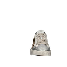 Carica l&#39;immagine nel visualizzatore di Gallery, Sneakers in tela camouflage
